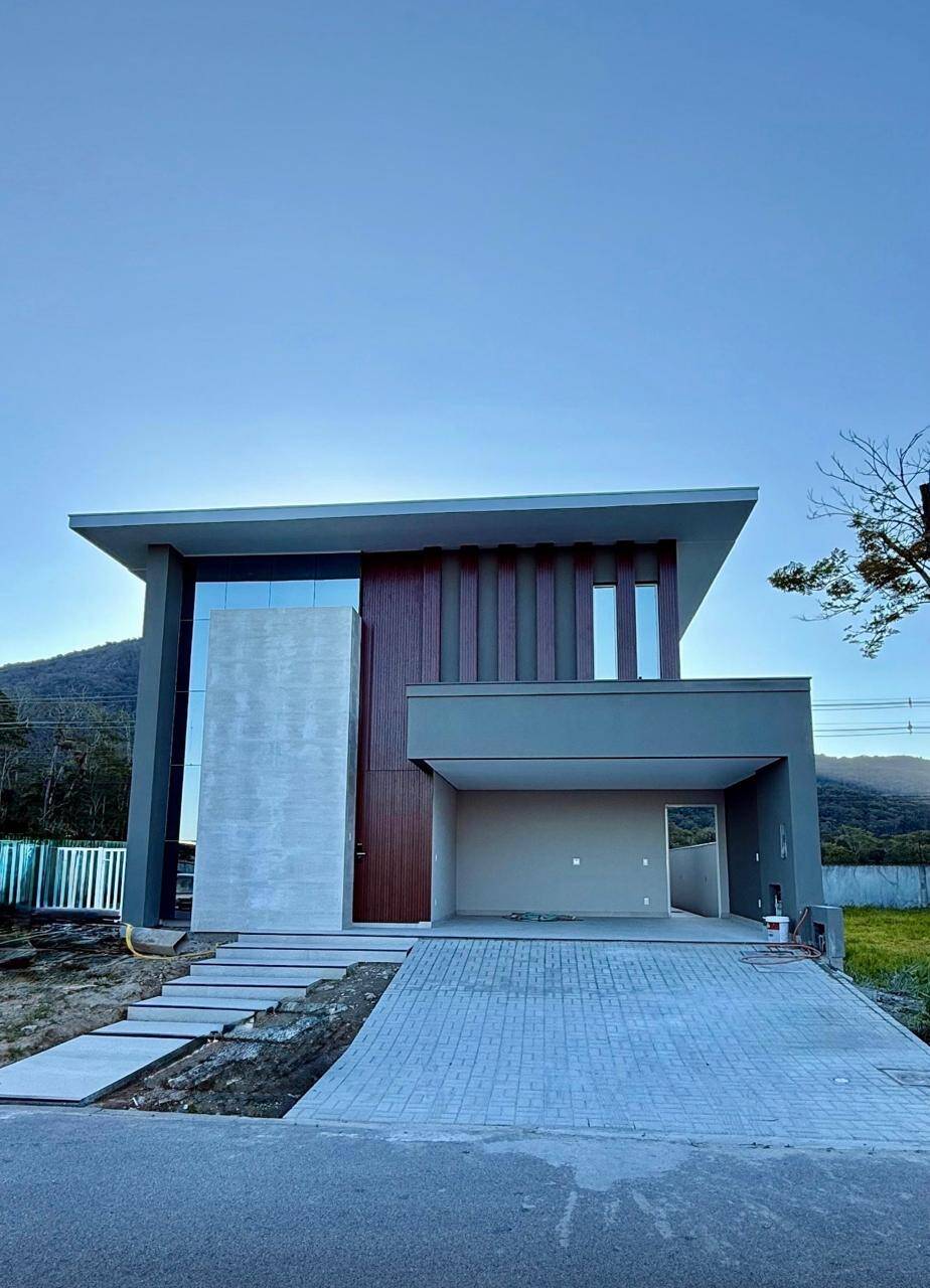 Casa, 4 quartos, 320 m² - Foto 1