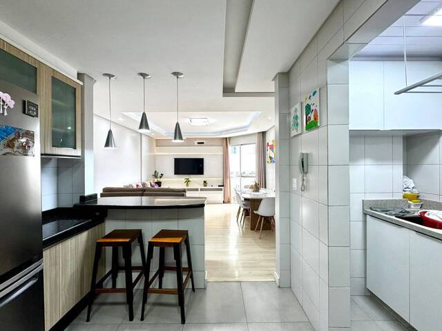 #211 - Apartamento para Venda em São José - SC